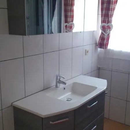 Holiday home Schoenes Ferienhaus In Mit Terrasse, Grill Und Garten